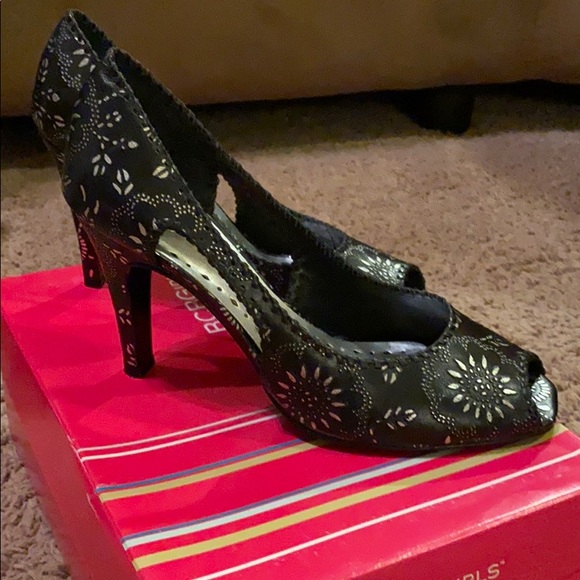 Black with silver trim BCBG peep toe heel. - Picture 4 of 7